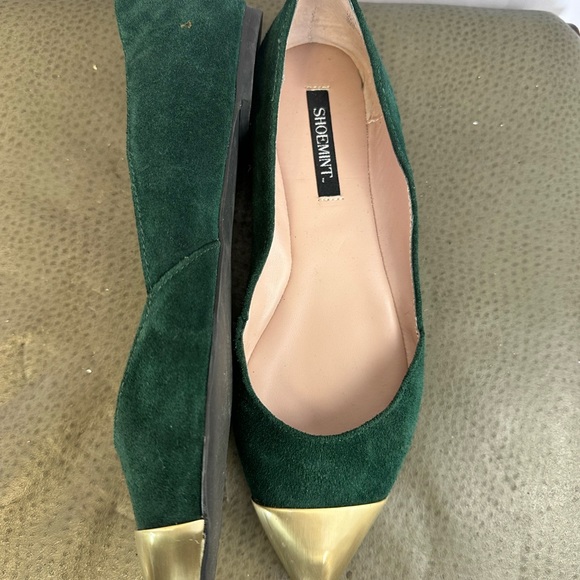 Darling Shoemint Emerald Green Suede Flats with Gold Tip - Size 6 - Picture 4 of 7